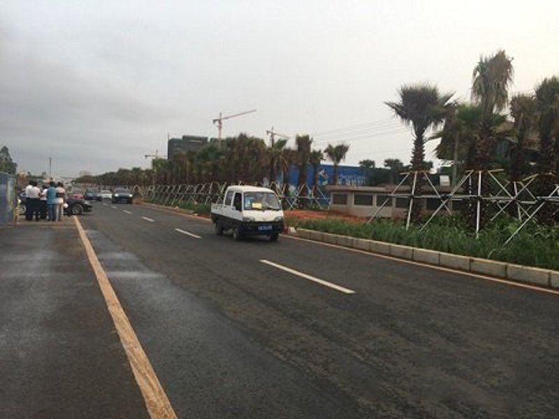 道路施工:畅通都市的生命线